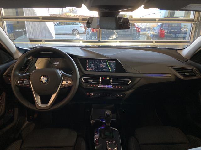 1er Sport Line 118i NAV/LIVE/WINTER/EASY/2Z.KLIMAAUTO/PAKET/UVM. (Vorlauf 01.11.2025) 