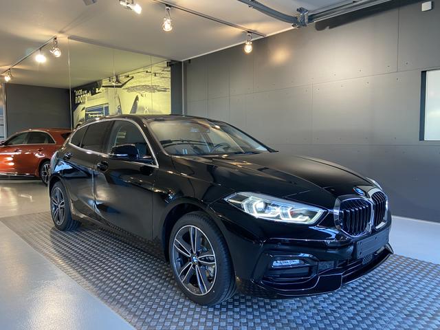 BMW 1er - Sport Line 118i NAV/LIVE/WINTER/EASY/2Z.KLIMAAUTO/PAKET/UVM. (Vorlauf 01.11.2025)