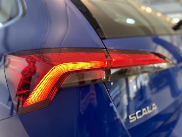 Skoda Scala Ambition Premium (D5) 1.0 TSI 115 ALU 16",CLIMATRONIC,PDC,WINTER,SWING & 5J. GARAN. (Vorlauf 21.10.2025) 