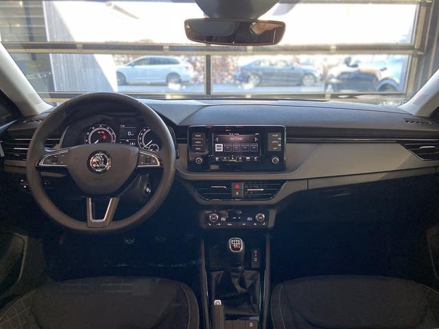 Skoda Scala Ambition Premium (D5) 1.0 TSI 115 ALU 16",CLIMATRONIC,PDC,WINTER,SWING & 5J. GARAN. (Vorlauf 21.10.2025) 