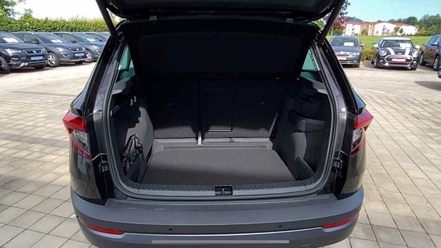Skoda Karoq Style PREMIUM (D3) 1.5 TSI ACT OPF DSG 150 NAV, WINTER, ACC210, 5J GAR., AHK, KAM, 18" ALU UVM. (LEASINGRÜCKLÄUFER) 