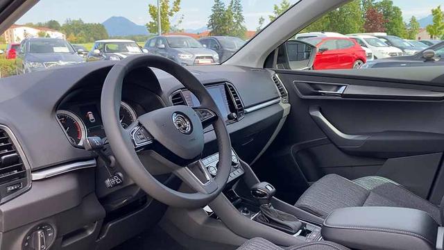 Skoda Karoq Style PREMIUM (D3) 1.5 TSI ACT OPF DSG 150 NAV, WINTER, ACC210, 5J GAR., AHK, KAM, 18" ALU UVM. (LEASINGRÜCKLÄUFER) 