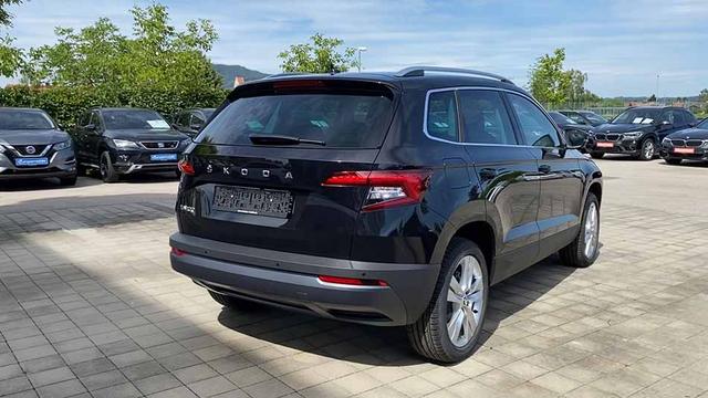 Skoda Karoq Style PREMIUM (D3) 1.5 TSI ACT OPF DSG 150 NAV, WINTER, ACC210, 5J GAR., AHK, KAM, 18" ALU UVM. (LEASINGRÜCKLÄUFER) 