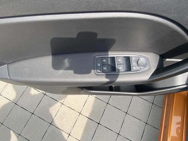 Captur Experience TCe 100 Klimaaut., LED, ALU, PDC, Smartphone-Integ. , 5 Jahre Garantie (Vorlauf 20.07.2025) 