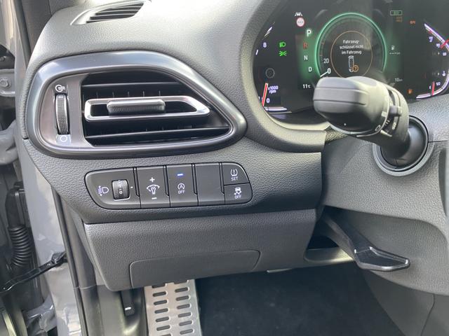 Hyundai i30 N Line Premium 1.5 T-GDI 48V-Mildhybrid 160 DCT VOLLAUSSTATTUNG! Navi, Pano, LED, DAB+, ACC uvm. (Vorlauf 01.08.2026) 