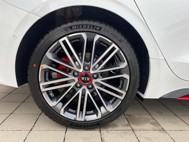 Kia ProCeed GT 1.6 T-GDi 204 GPF 7DCT PANO, NAVI, JBL, LED, DAB+