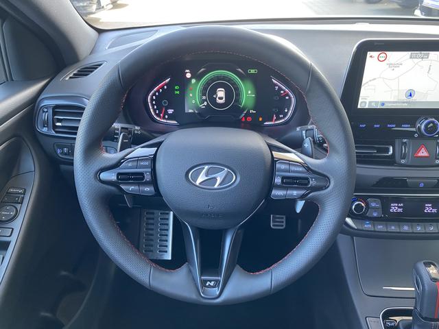Hyundai i30 Fastback N Line Premium 1.5 T-GDI 48V-Mildhybrid Interieur Lenkrad