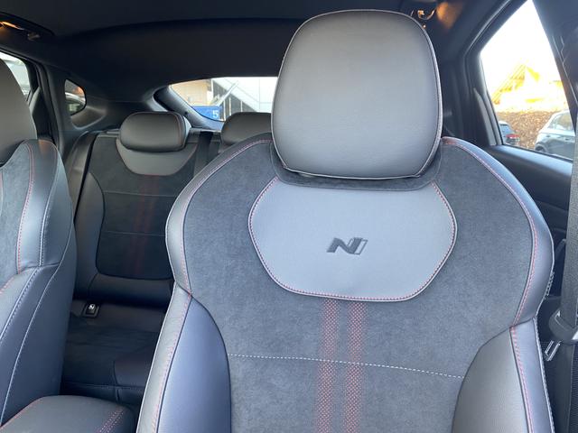 Hyundai i30 Fastback N Line Premium 1.5 T-GDI 48V-Mildhybrid Interieur Fahrersitz 