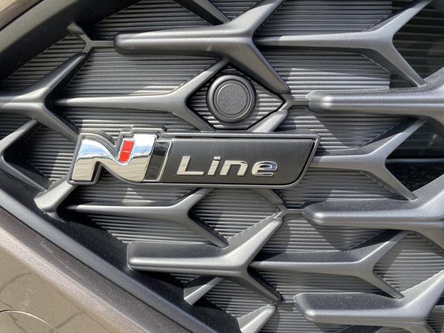 Hyundai i30 Fastback N Line Premium 1.5 T-GDI 48V-Mildhybrid N-line Schild 