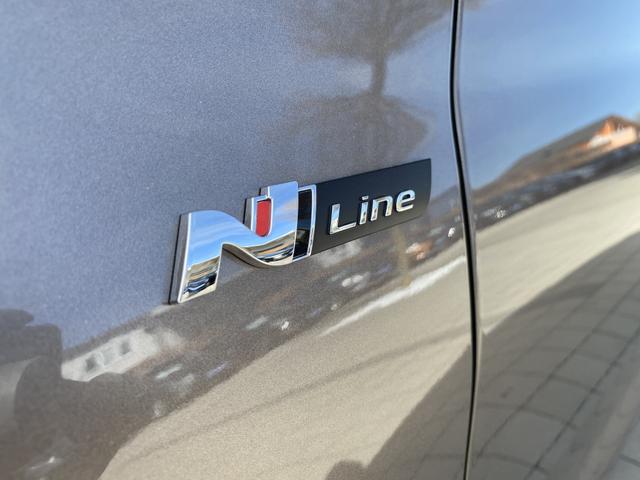Hyundai i30 Fastback N Line Premium 1.5 T-GDI 48V-Mildhybrid N-line Schild 