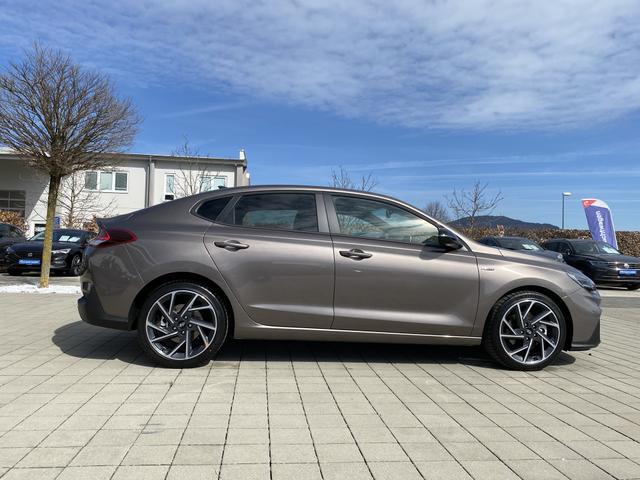 Hyundai i30 Fastback N Line Premium 1.5 T-GDI 48V-Mildhybrid N-line Exterieur
