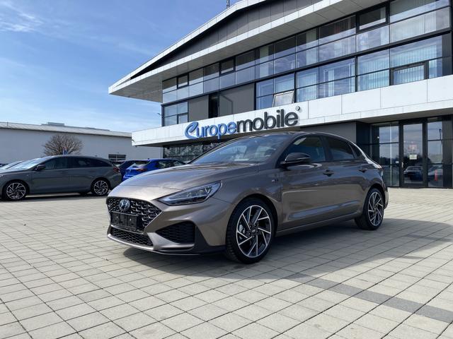 Hyundai i30 Fastback N Line Premium 1.5 T-GDI 48V-Mildhybrid N-line Exterieur