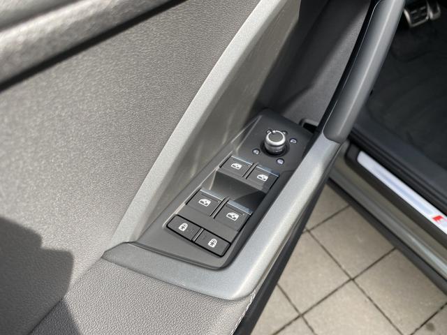  Audi Q3 advanced (D8) 35 TFSI S tronic S Line Interieur 