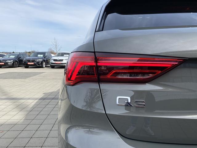  Audi Q3 advanced (D8) 35 TFSI S tronic S Line Exterieur Scheinwerfer 