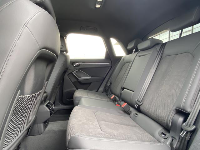 Audi Q3 advanced (D8) 35 TFSI S tronic S-LINE Interieur 