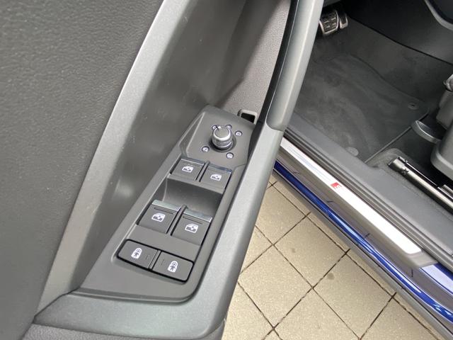 Audi Q3 advanced (D8) 35 TFSI S tronic S-LINE Interieur 
