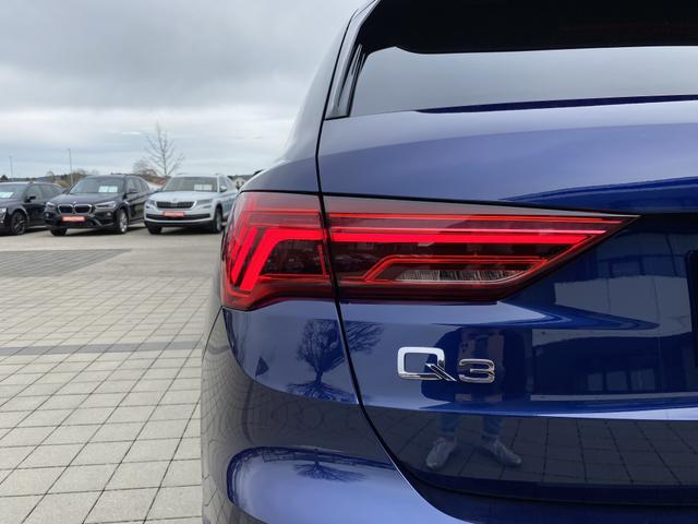 Audi Q3 advanced (D8) 35 TFSI S tronic S-LINE Exterieur Scheinwerfer 