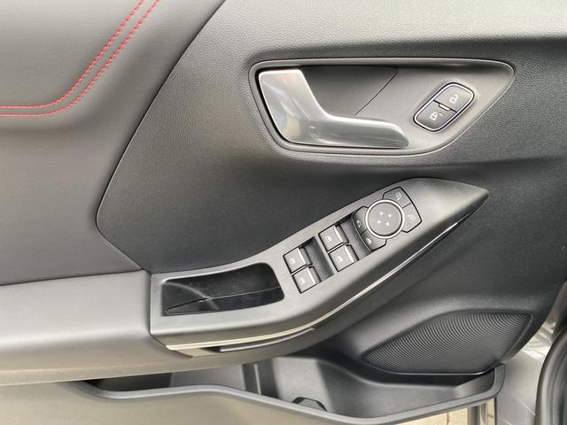 Ford Puma ST-Line X 1.0 EcoBoost 155 Hybrid Interior 