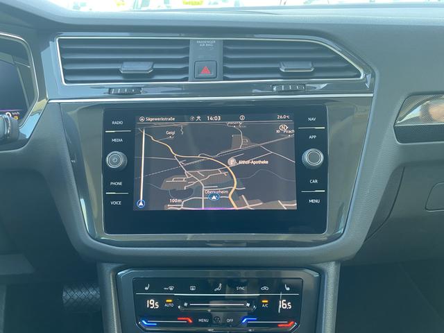 VW Tiguan Elegance 1.5 TSI EVO 150 DSG Innenraum Highlights Multimedia 