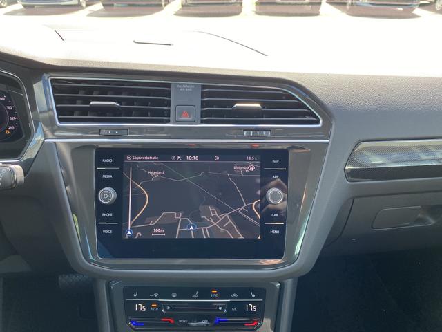 VW Tiguan Elegance 1.5 TSI EVO 150 DSG Innenraum Multimedia 