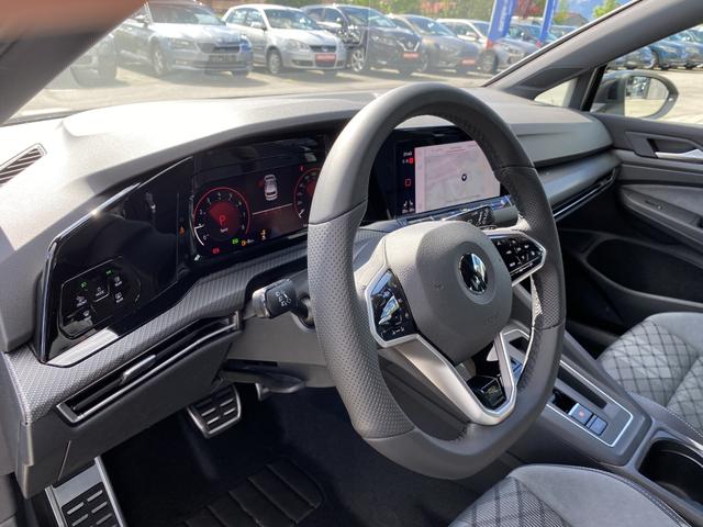  VW Golf 8 R-Line (D4) 1.5 eTSI Innenraum Highlights Lenkrad