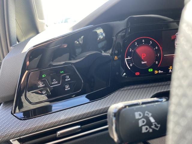  VW Golf 8 R-Line (D4) 1.5 eTSI Innenraum Highlights 