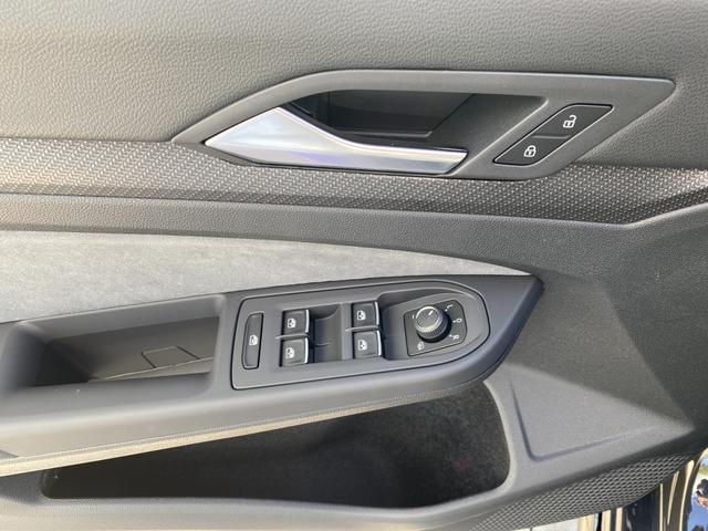  VW Golf 8 R-Line (D4) 1.5 eTSI Innenraum Highlights 