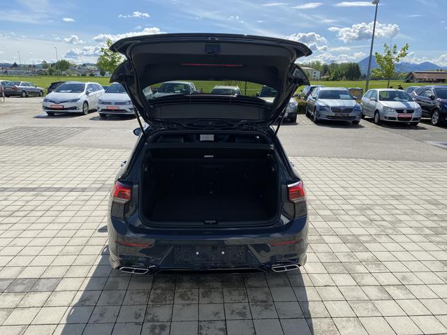  VW Golf 8 R-Line (D4) 1.5 eTSI Kofferraum