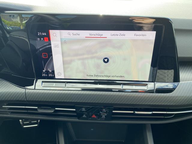  VW Golf 8 R-Line (D4) 1.5 eTSI Innenraum Highlights Multimedia