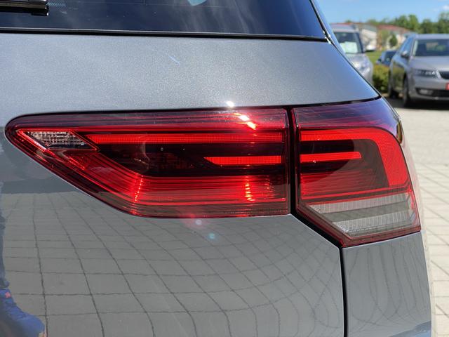 VW Golf 8 R-Line (D4) 1.5 eTSI 150 7-G DSG Schinwerfer