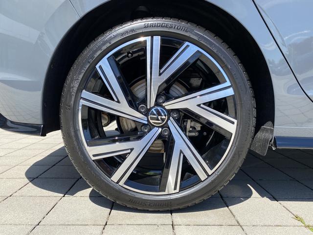 VW Golf 8 R-Line (D4) 1.5 eTSI 150 7-G DSG Felge