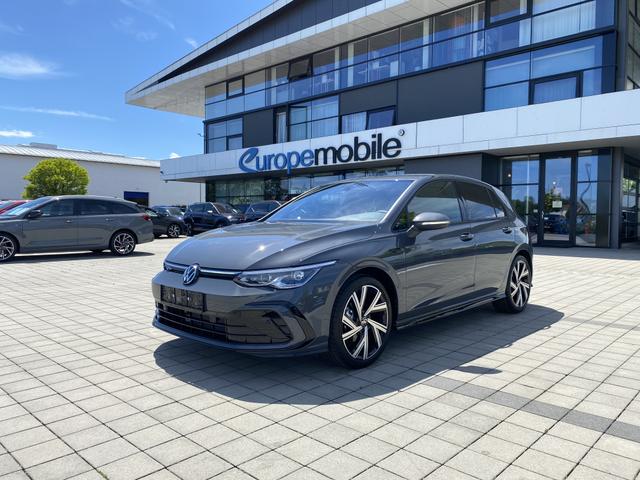 VW Golf 8 R-Line (D4) 1.5 eTSI 150 7-G DSG vorne