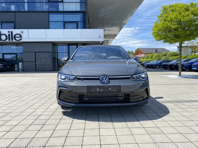 VW Golf 8 R-Line (D4) 1.5 eTSI 150 7-G DSG vorne