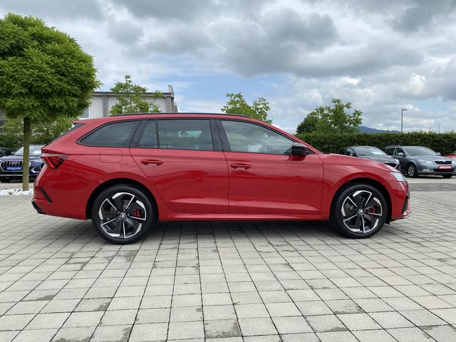 Skoda Octavia Combi RS iV RS Beifahrerseite 