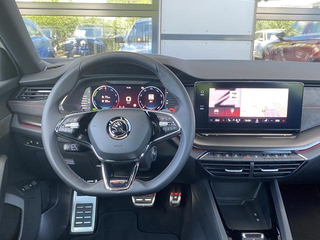 Skoda Octavia Combi RS iV Lenkrad Multimedia 