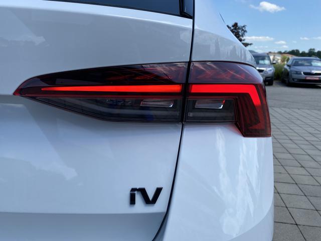 Skoda Octavia Combi RS iV Rückleuchte 