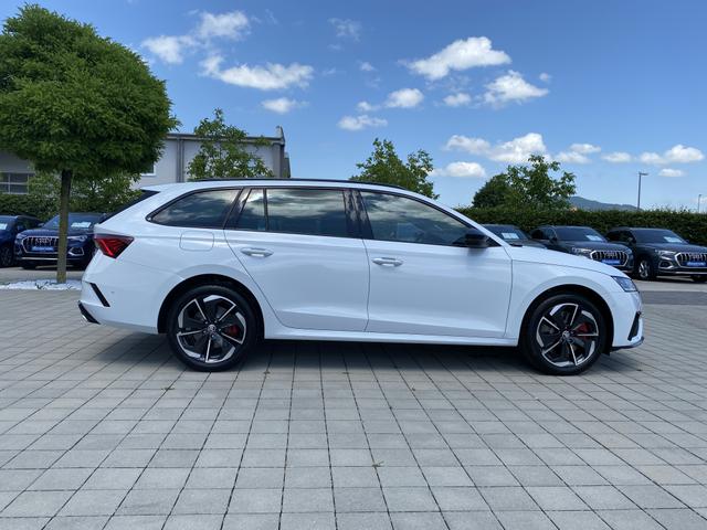 Skoda Octavia Combi RS iV Beifahrerseite 
