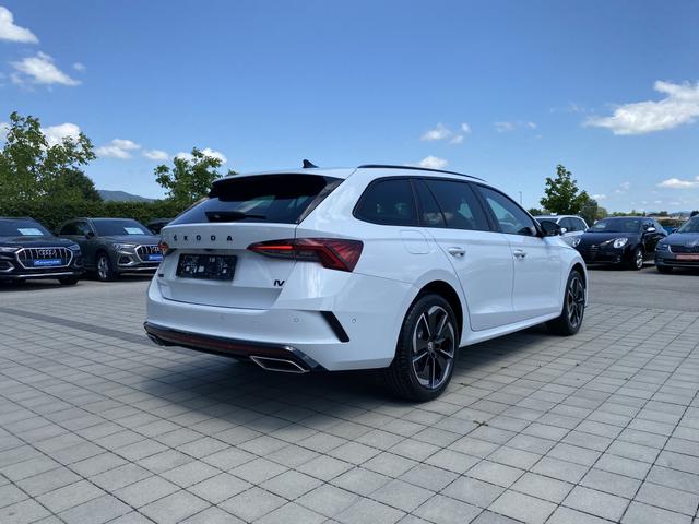 Skoda Octavia Combi RS iV hinten