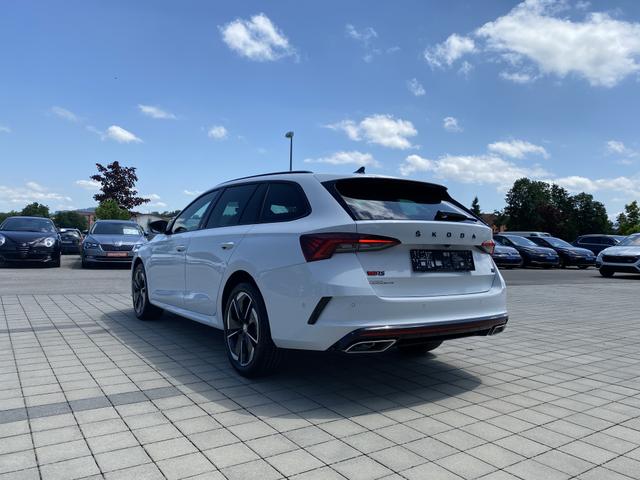 Skoda Octavia Combi RS iV hinten 