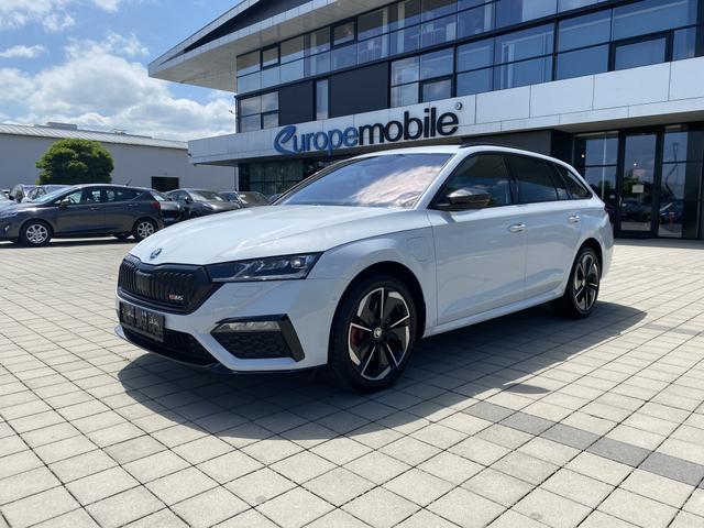 Skoda Octavia Combi RS iV vorne 