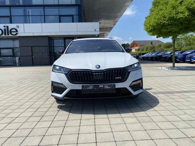 Skoda Octavia Combi RS iV vorne 