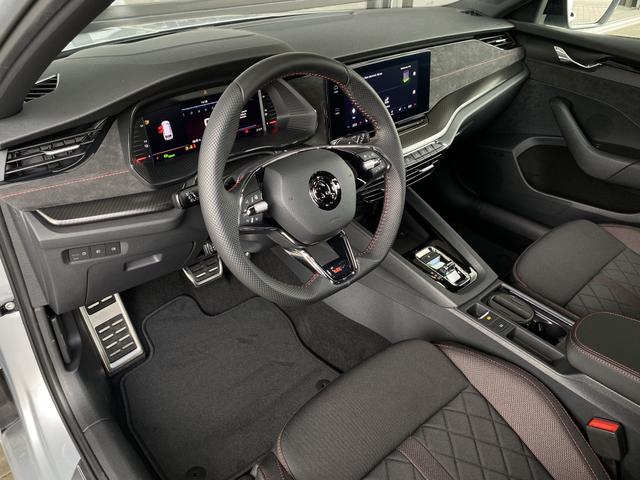 Skoda Octavia Combi RS iV Innenraum 