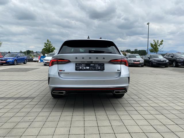 Skoda Octavia Combi RS iV hinten 