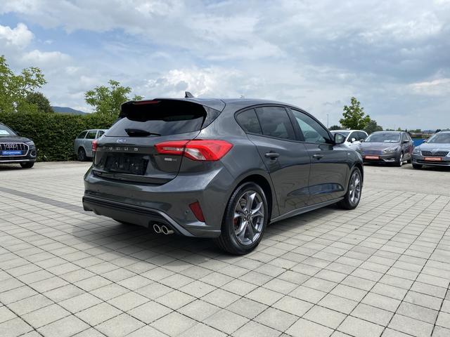 Ford Focus ST-LINE X hinten