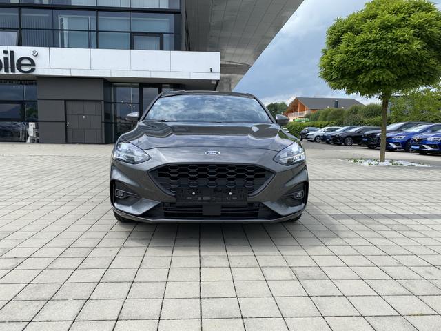 Ford Focus ST-LINE X vorne