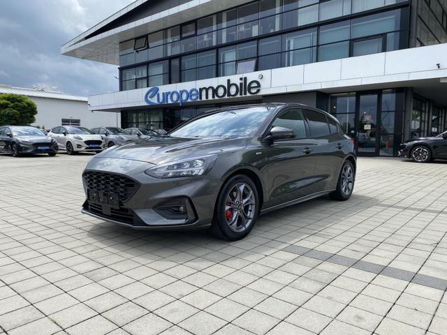 Ford Focus ST-LINE X vorne