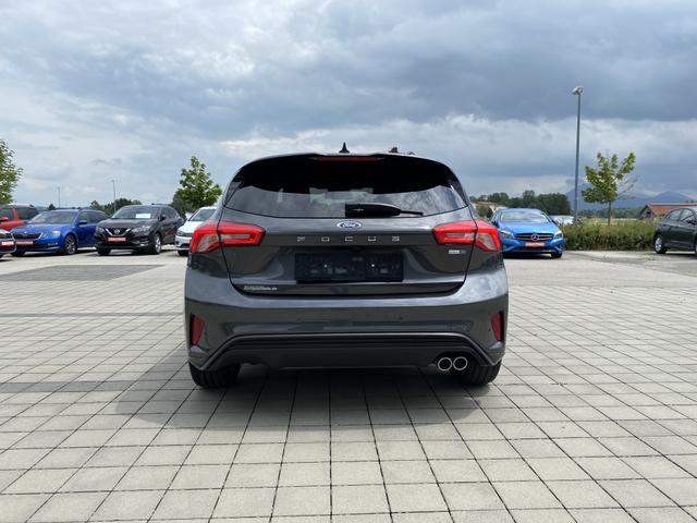 Ford Focus ST-LINE X hinten