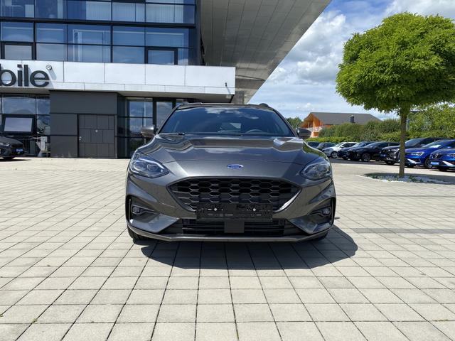 Ford Focus Turnier ST-LINE X vorne