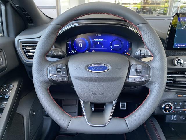 Ford Focus Turnier ST-LINE X Lenkrad