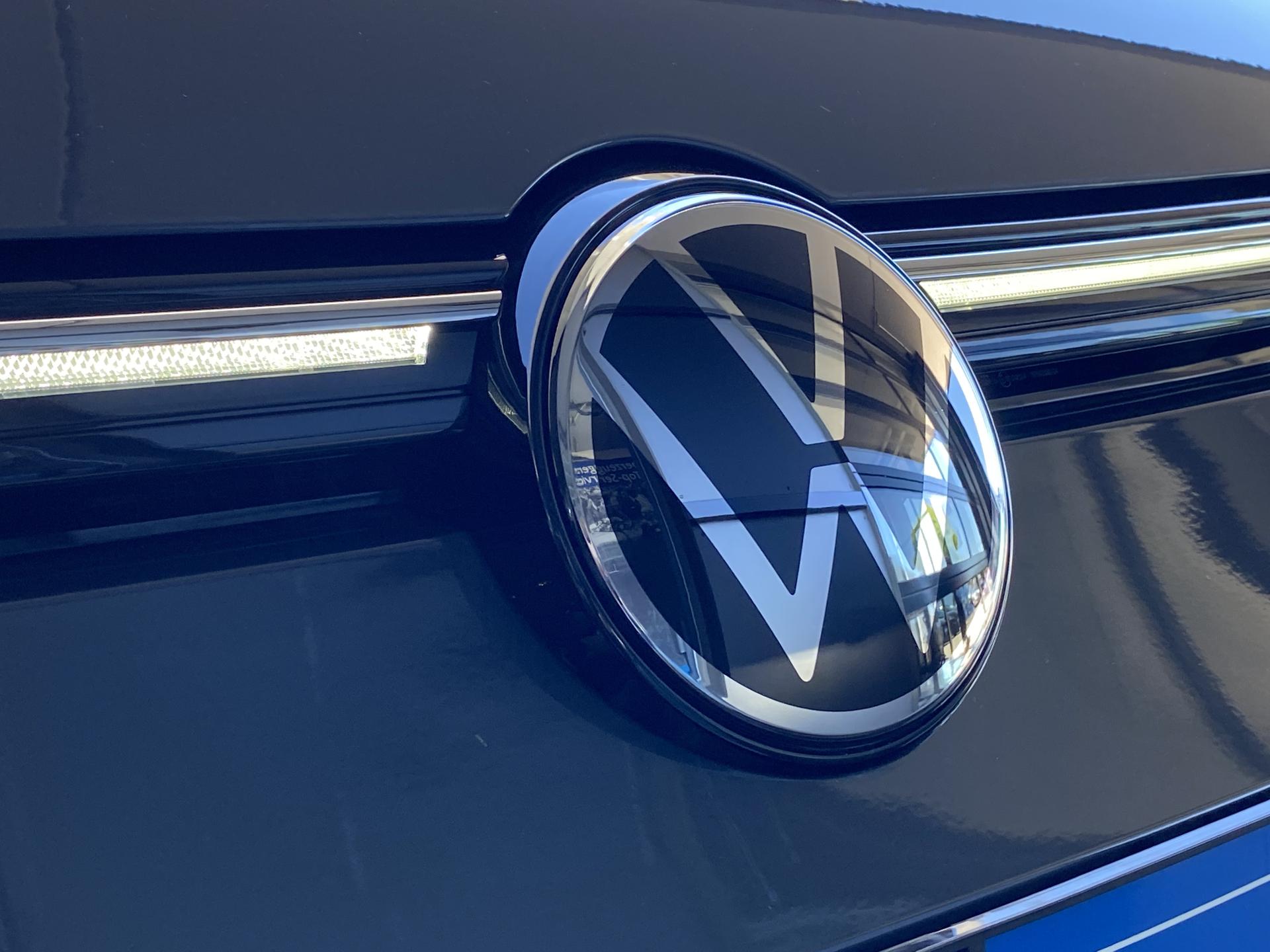 VW Golf Variant Logo